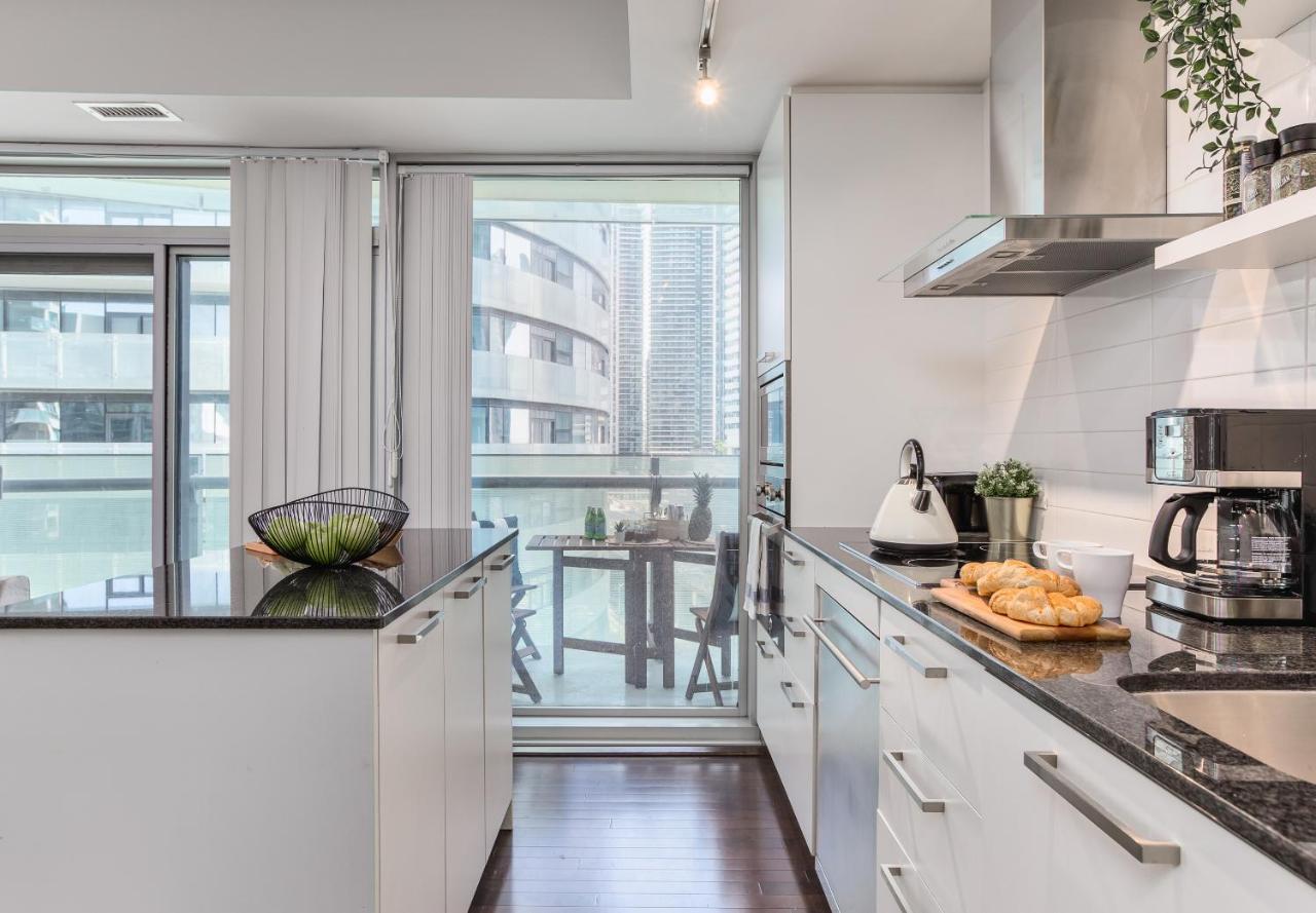 Condo Downtown, Cn Tower, Financial District Toronto Eksteriør billede